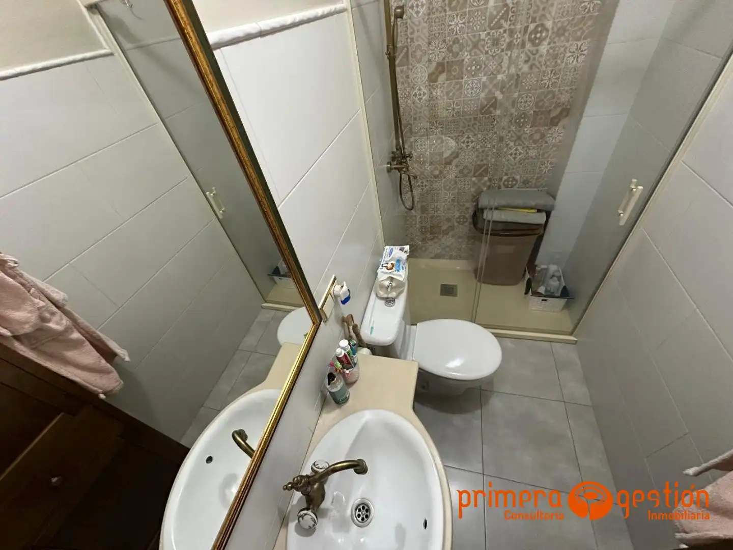 Baño de Dúplex en venta en Lora del Río con Aire acondicionado, Trastero y Balcón