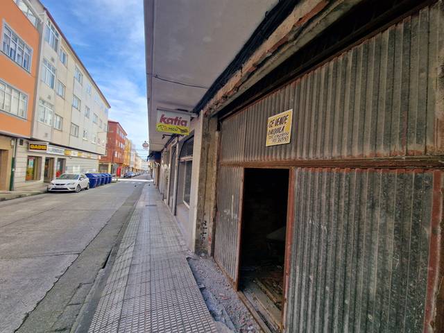 Local comercial en Venta en Rúa Cristóbal Colón, 28 en Alto del Castaño