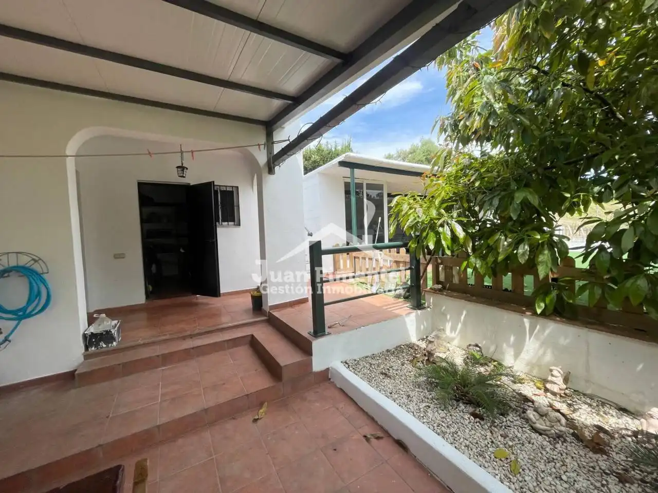 Vista exterior de Finca rústica en venda en Estepona amb Aire condicionat, Jardí privat i Terrassa