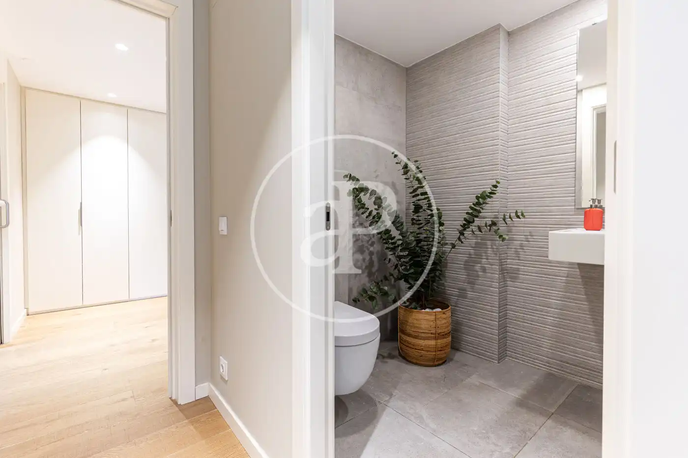 Bathroom of Flat for sale in Sant Cugat del Vallès  with Air Conditioner, Heating and Private garden