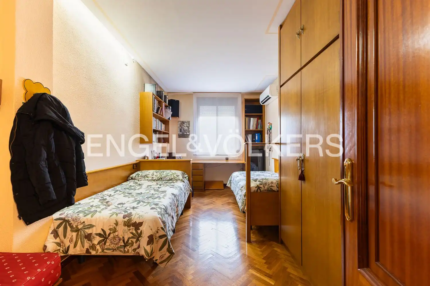 Schlafzimmer von Dachboden zum Verkauf in Valencia mit Klimaanlage, Heizung und Parkett