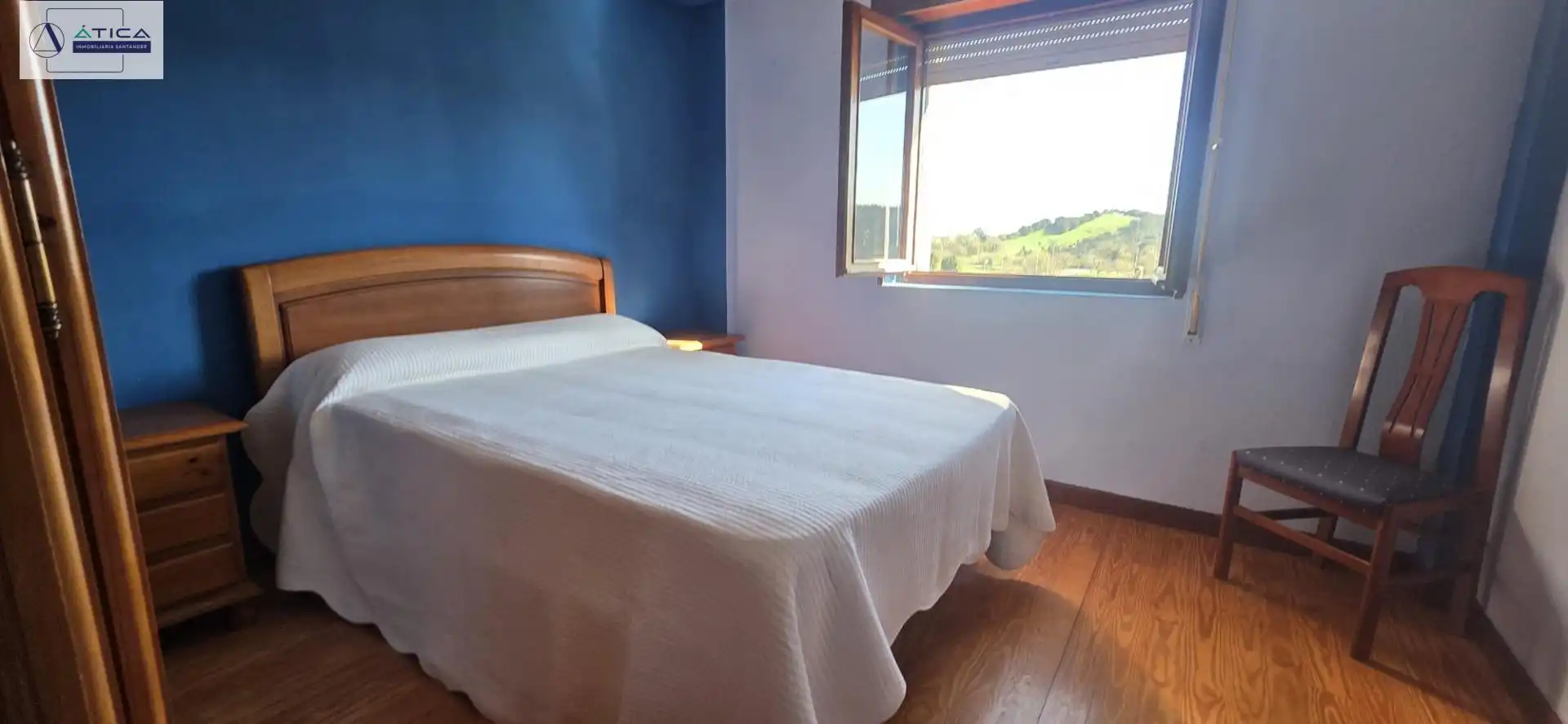 Habitación de Casa adosada en venta en Bárcena de Cicero con Jardín privado, Amueblado y Balcón
