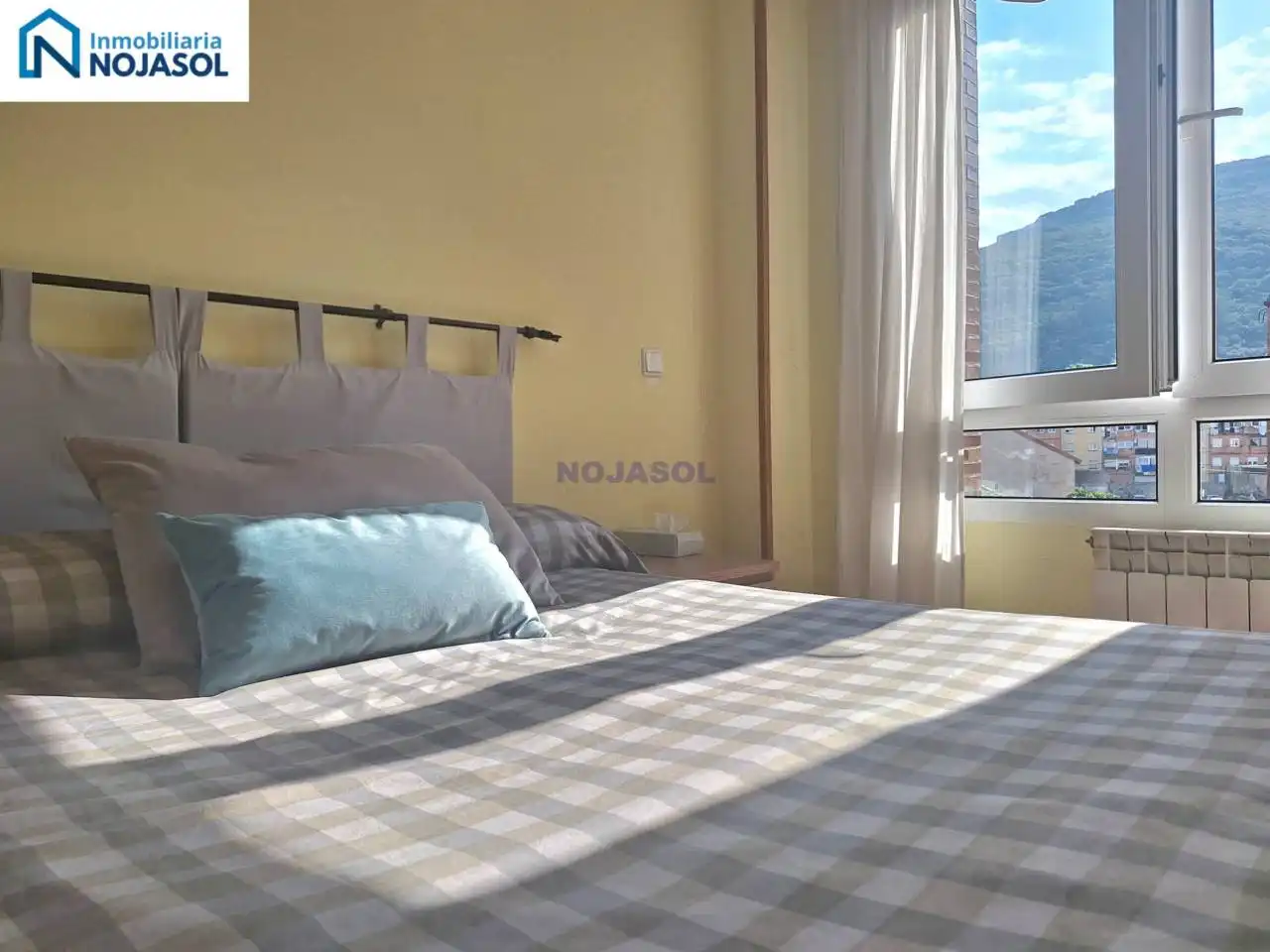 Bedroom of Apartments for sale in Santoña  with Heating, Parquet flooring and Furnished