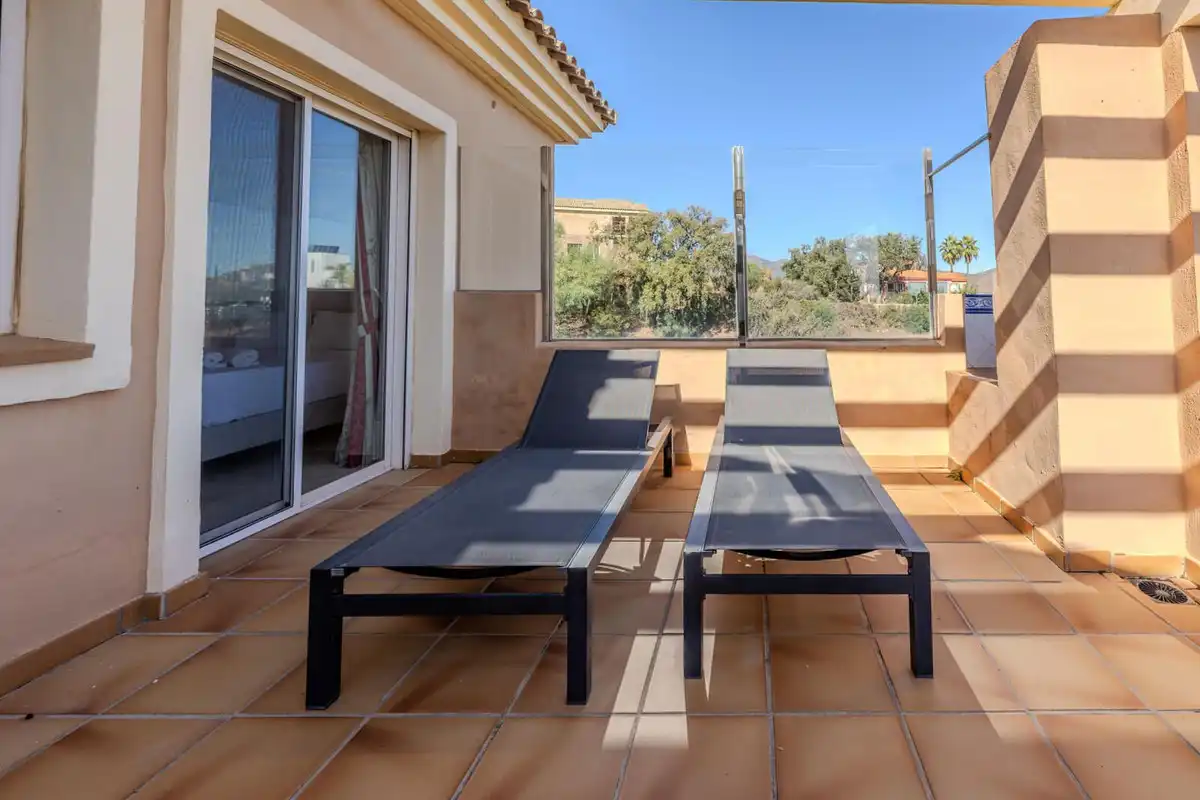 Terrasse von Dachboden zum Verkauf in Ojén mit Klimaanlage, Terrasse und Abstellraum