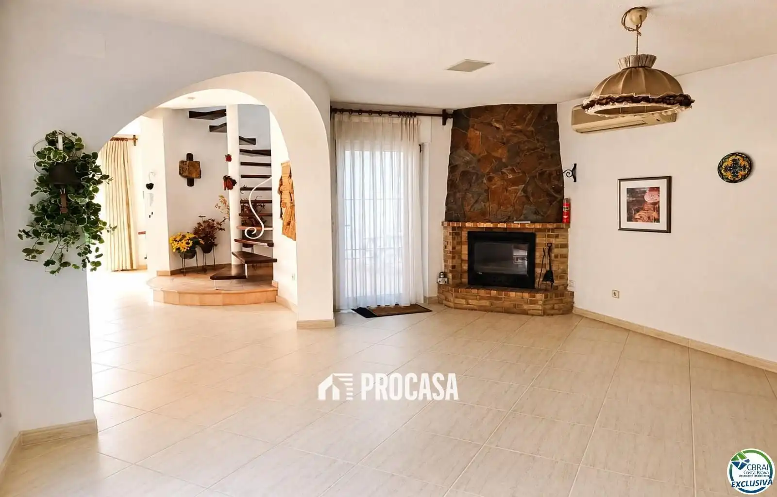 Sala d'estar de Casa o xalet en venda en Empuriabrava amb Aire condicionat, Calefacció i Traster