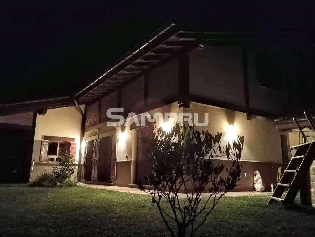 Vista exterior de Casa adosada en venta en Bergara con Calefacción, Jardín privado y Trastero