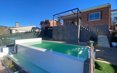 Swimming pool of House or chalet for sale in Villalbilla  with Air Conditioner, Heating and Private garden