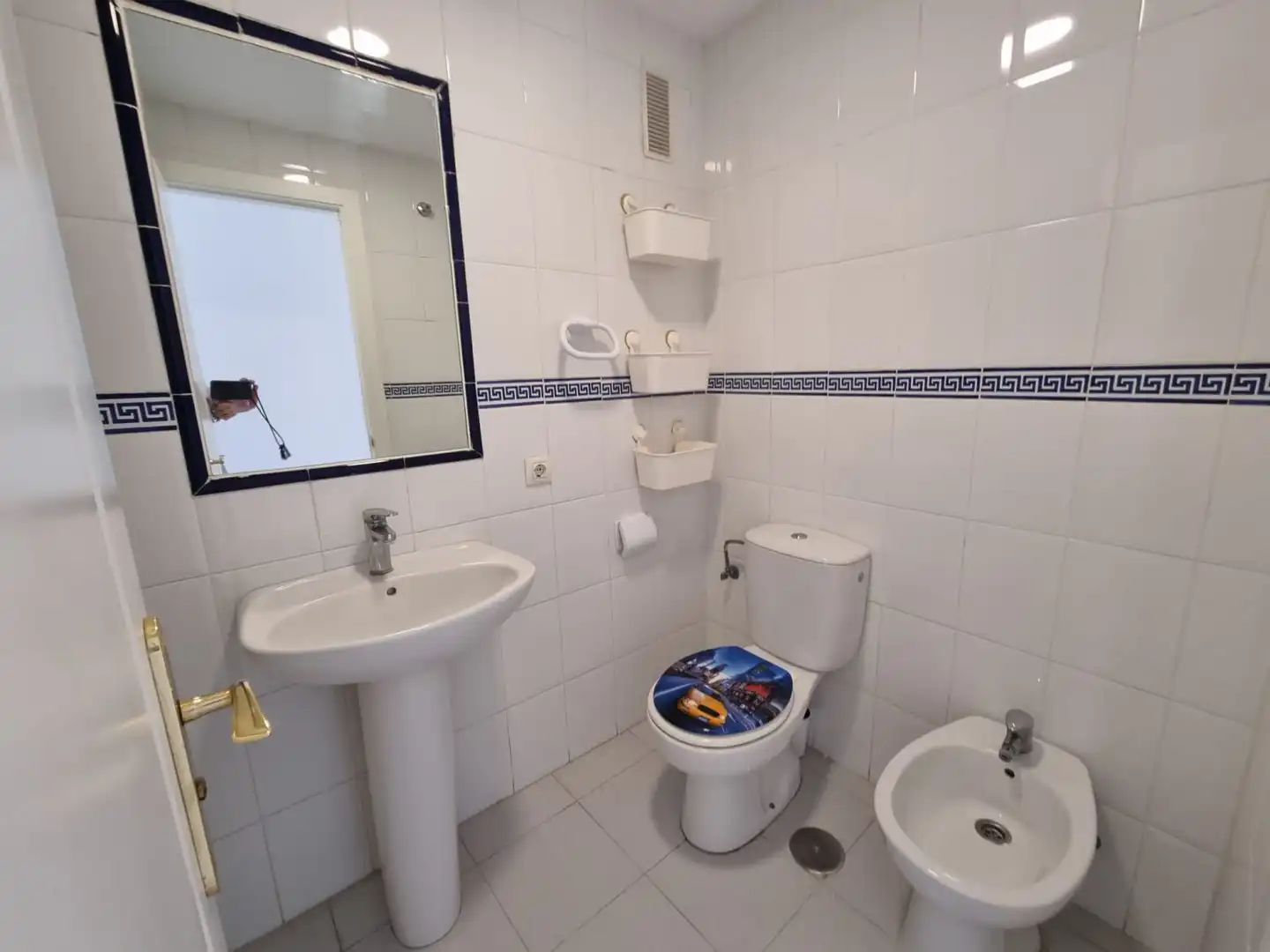 Baño de Piso en venta en Fuengirola con Terraza y Piscina comunitaria