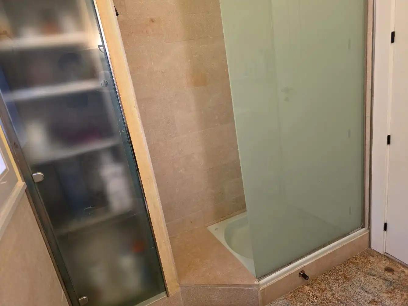 Baño de Apartamento en venta en La Manga del Mar Menor con Aire acondicionado, Terraza y Trastero