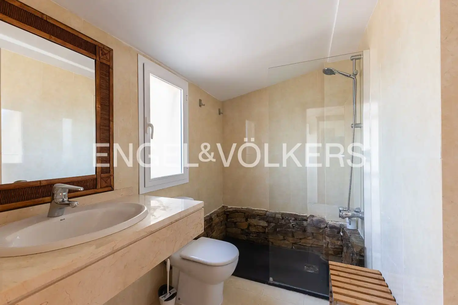 Baño de Piso en venta en Bétera con Aire acondicionado, Calefacción y Jardín privado