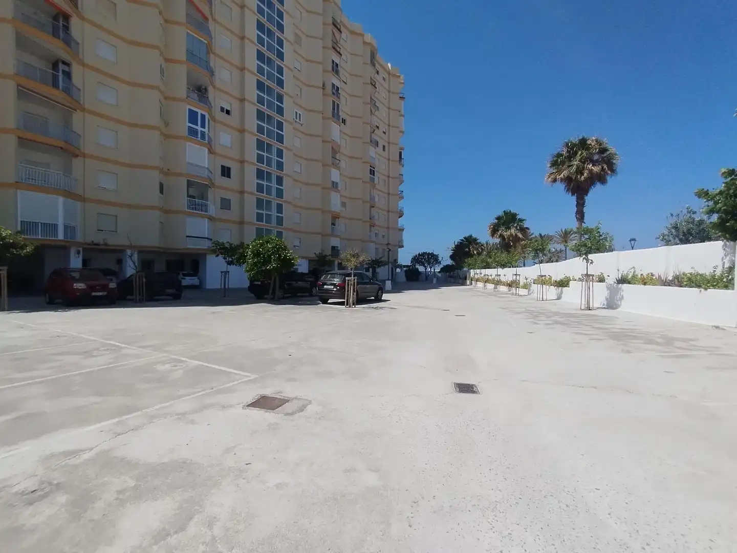 Parking de Apartamento de alquiler en Torrenueva Costa con Jardín privado, Terraza y Amueblado