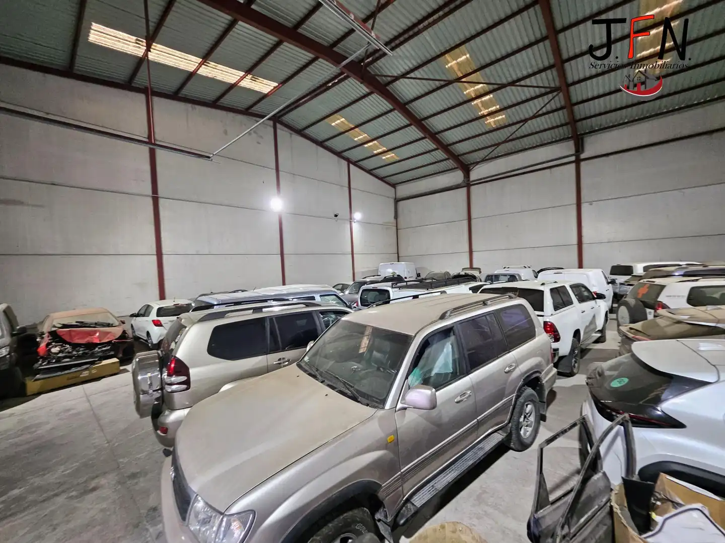 Parkplatz von Fabrikhallen zur Miete in Buenavista - Rosa Vila