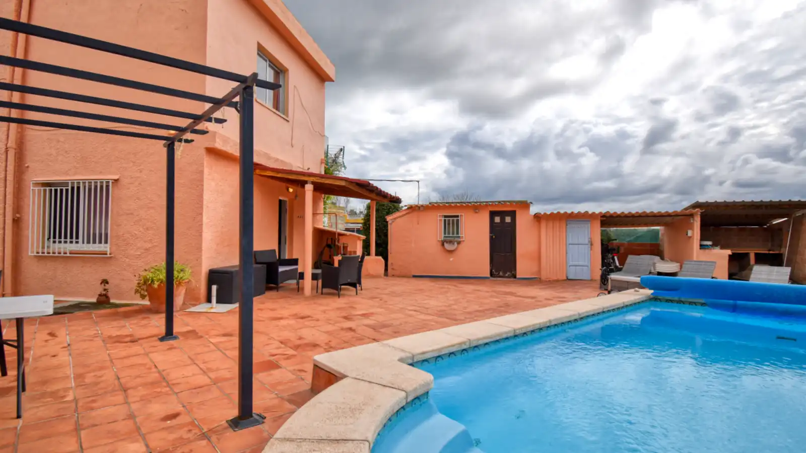 Schwimmbecken von Haus oder Chalet zum Verkauf in Gandia mit Klimaanlage, Heizung und Privatgarten