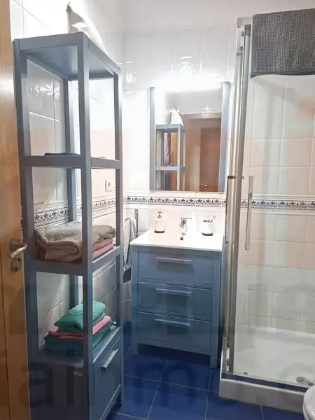Baño de Casa o chalet en venta en Sariego con Calefacción, Terraza y Trastero