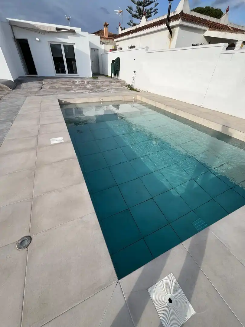 Swimming pool of Houses for sale in Chiclana de la Frontera
