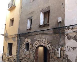 Vista exterior de Casa adosada en venda en Alguaire amb Terrassa