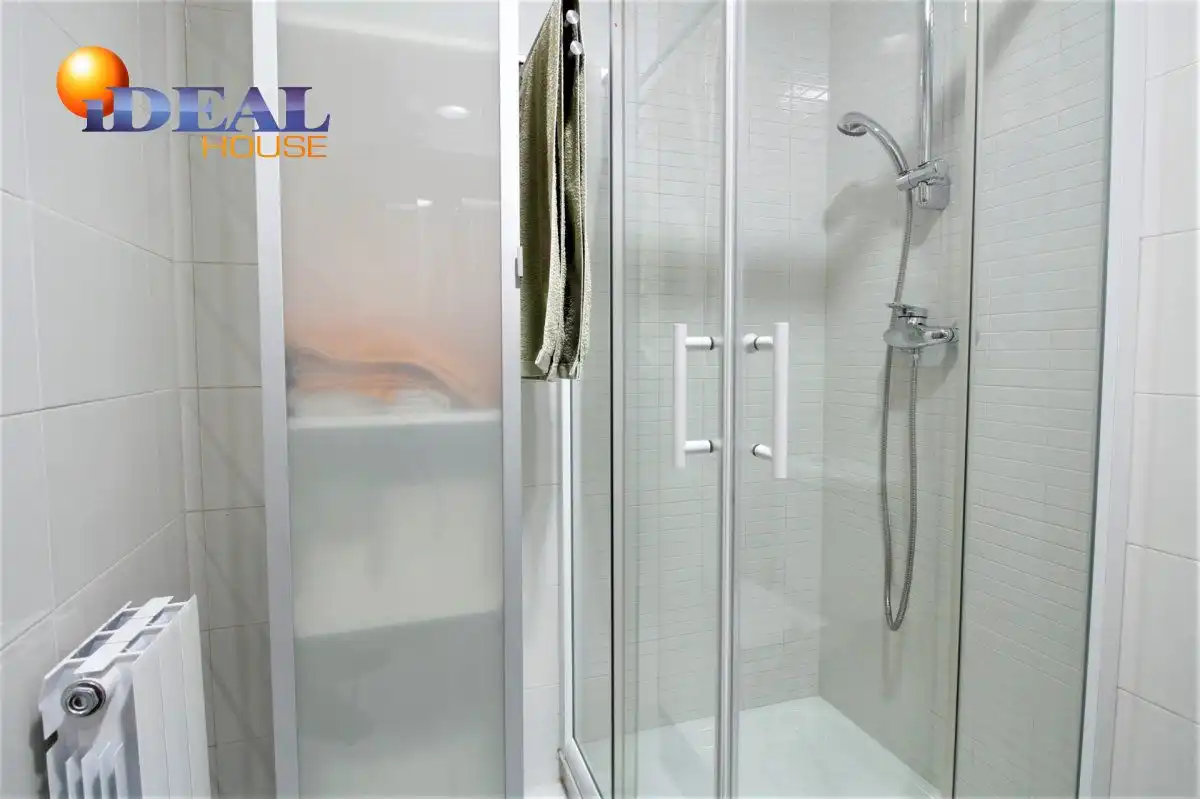 Bathroom of Flat for rent in Maracena  with Heating, Terrace and Furnished