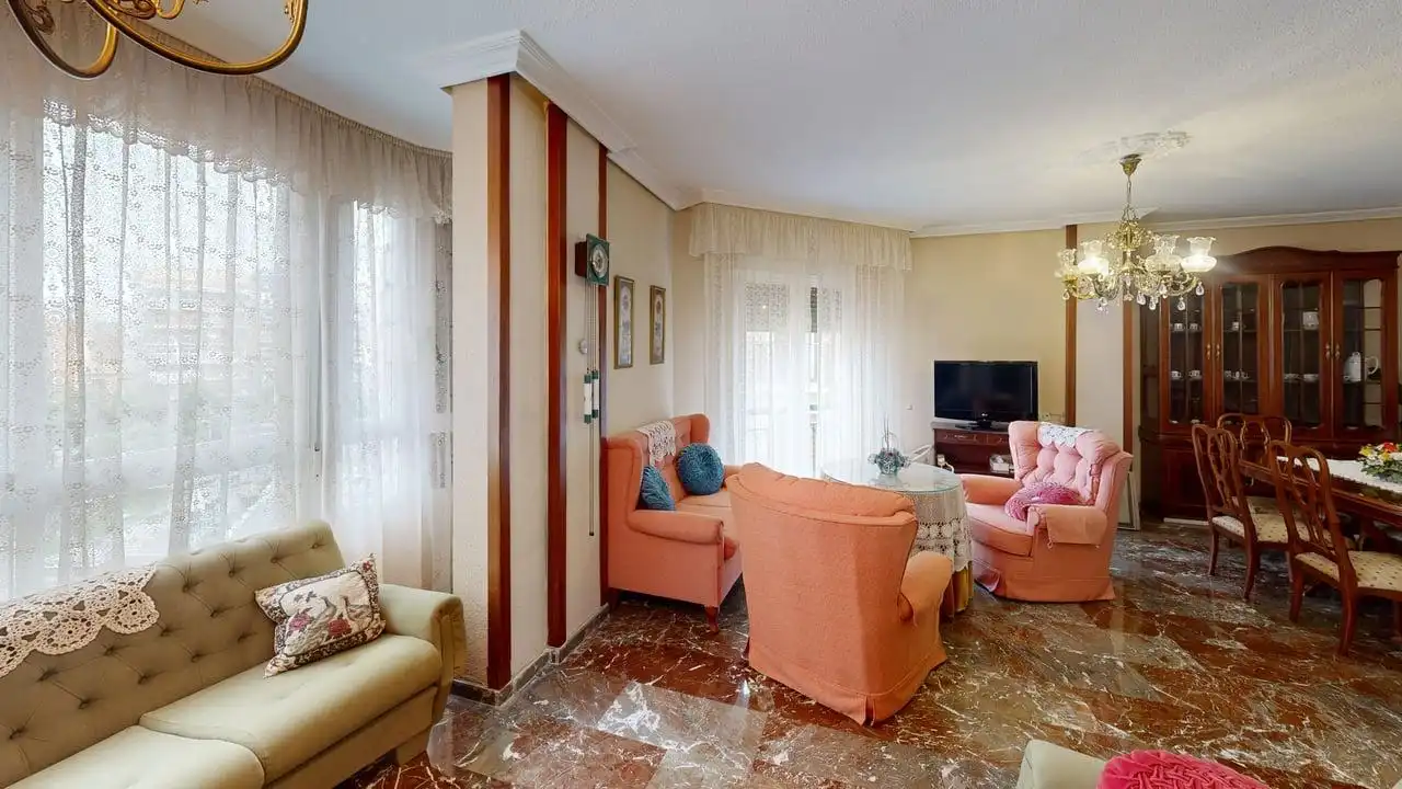 Flat with lift for sale in C/ Ignacio Figueroa