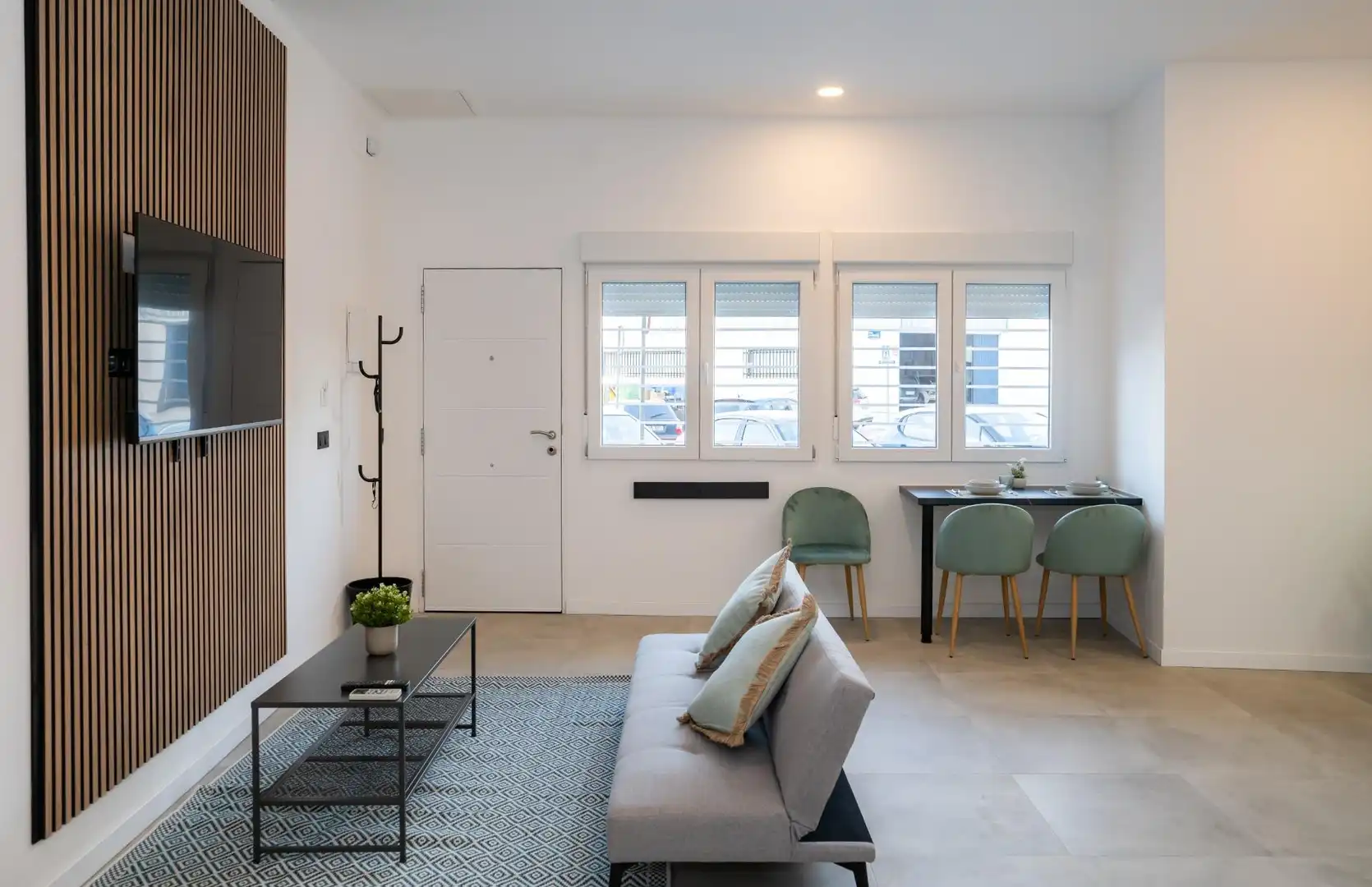 Living room of Study for sale in Málaga  with Community pool