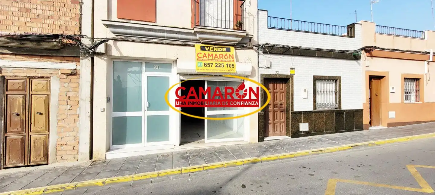 Vista exterior de Local en venta en Coria del Río