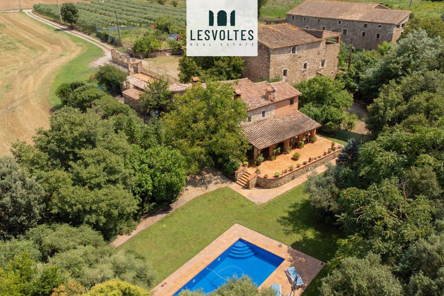 Vista exterior de Casa o xalet en venda en Juià amb Aire condicionat, Calefacció i Jardí privat