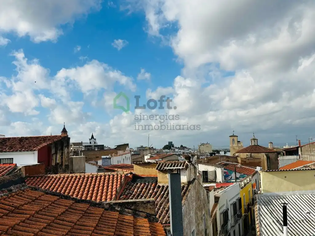 Vista exterior de Edifici en venda en Badajoz