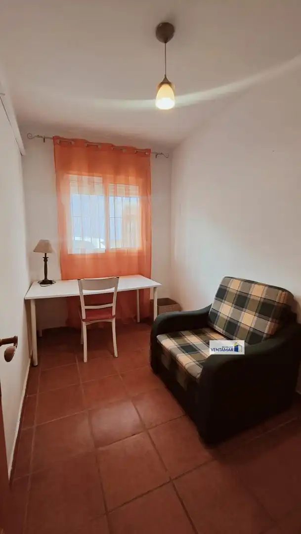 Schlafzimmer von Erdgeschoss zum Verkauf in San Roque mit Klimaanlage und Möbliert