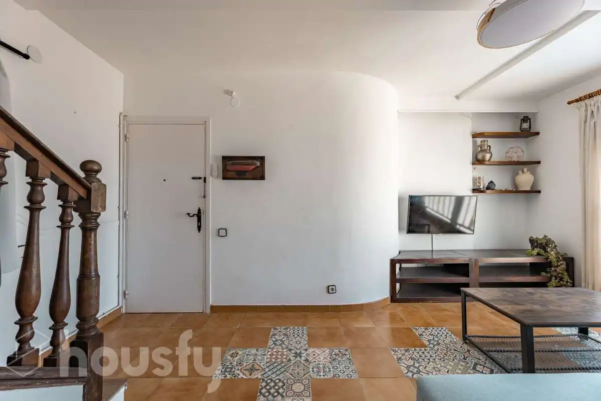Sala de estar de Piso en venta en Sitges con Trastero, Amueblado y Piscina comunitaria