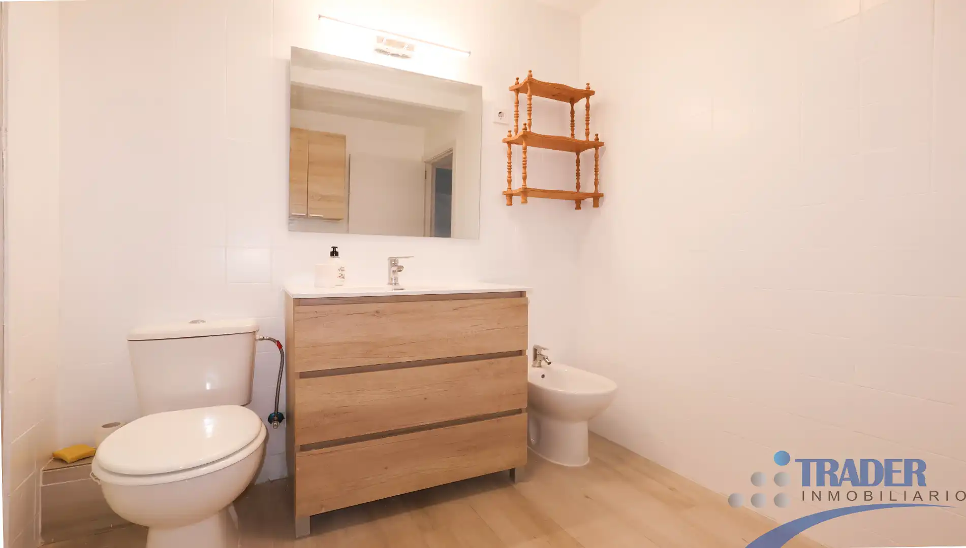 Bathroom of Flat for sale in Fuenlabrada  with Storage room