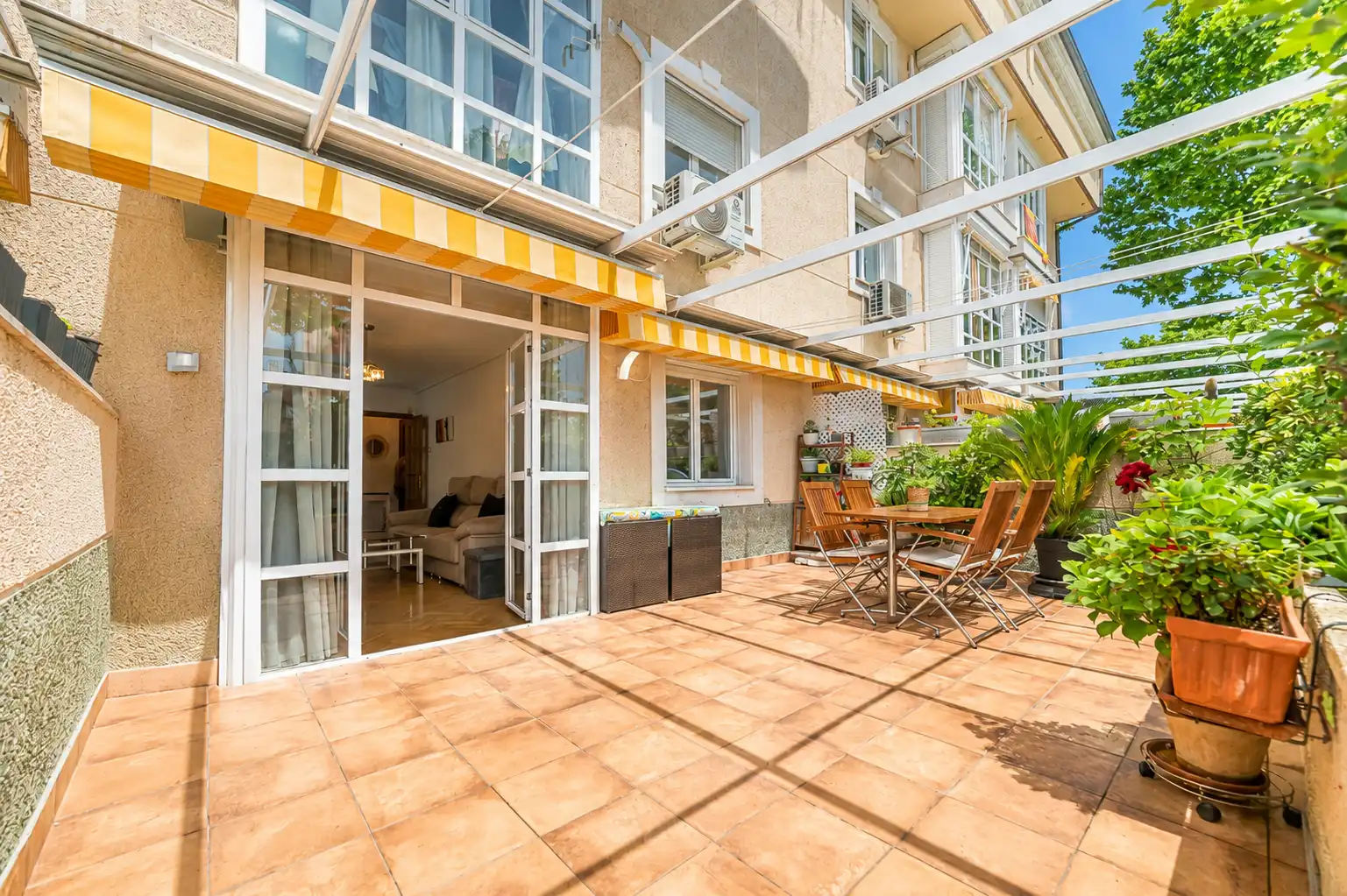 Terraza de Piso en venta en Villanueva del Pardillo con Calefacción, Jardín privado y Parquet