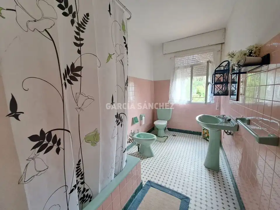Bathroom of Houses for sale in Boiro  with Private garden and Balcony