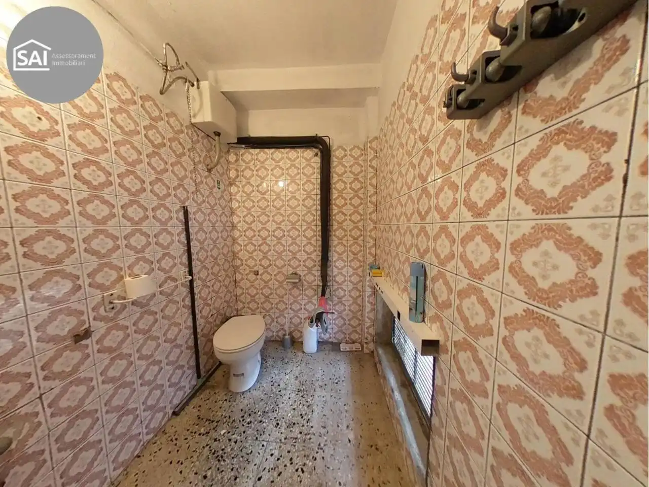 Badezimmer von Geschaftsraum zum Verkauf in Sabadell mit Klimaanlage