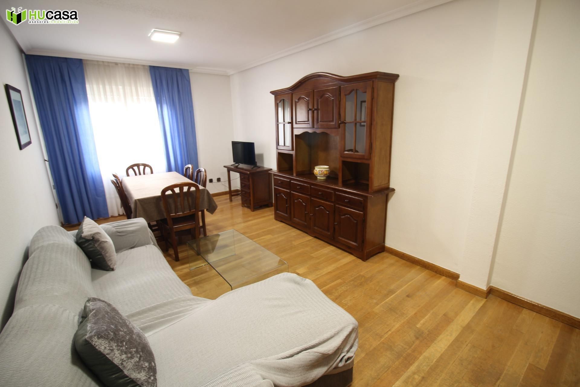 Sala d'estar de Pis de lloguer en  Toledo Capital amb Calefacció i Parquet