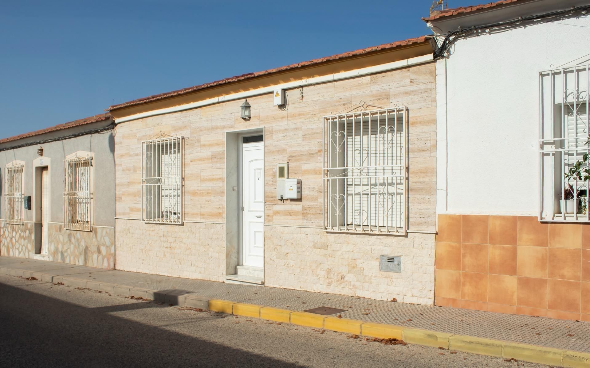 Exterior view of Single-family semi-detached for sale in San Miguel de Salinas  with Terrace