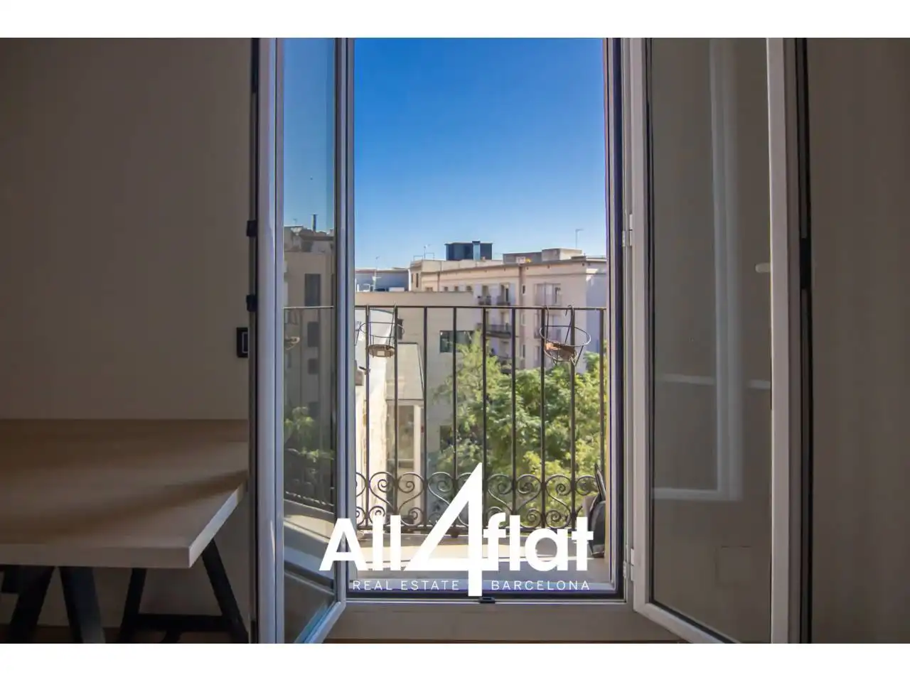 Flat with terrace for sale in Calle Agustí Vell, imagen 7