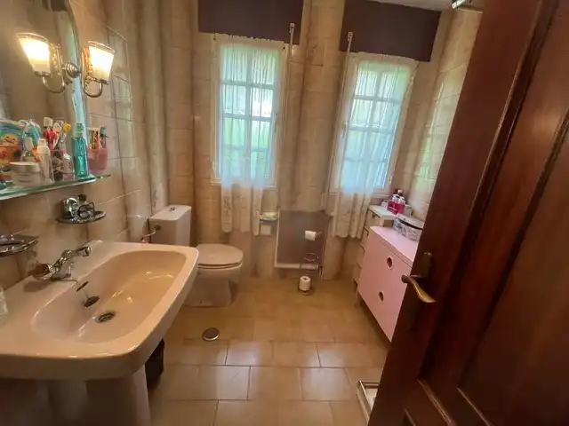 Bathroom of Houses for sale in A Pastoriza   with Private garden, Terrace and Furnished
