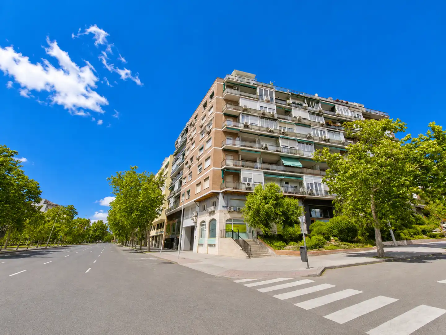 Vista exterior de Pis en venda en Madrid amb Calefacció