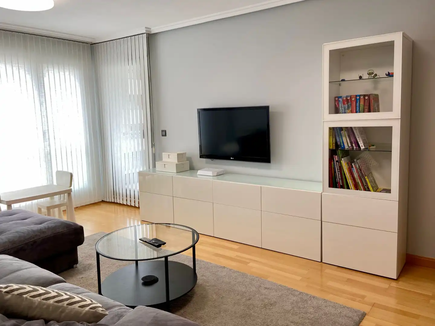 Sala de estar de Piso de alquiler en Castro-Urdiales con Calefacción, Terraza y Amueblado