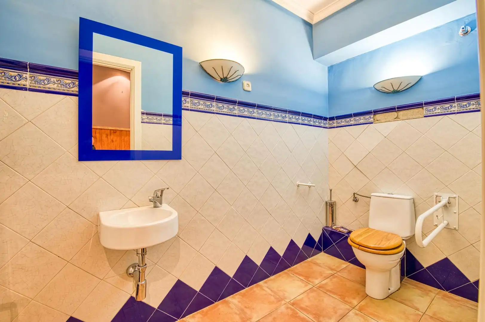 Baño de Oficina de alquiler en Ávila