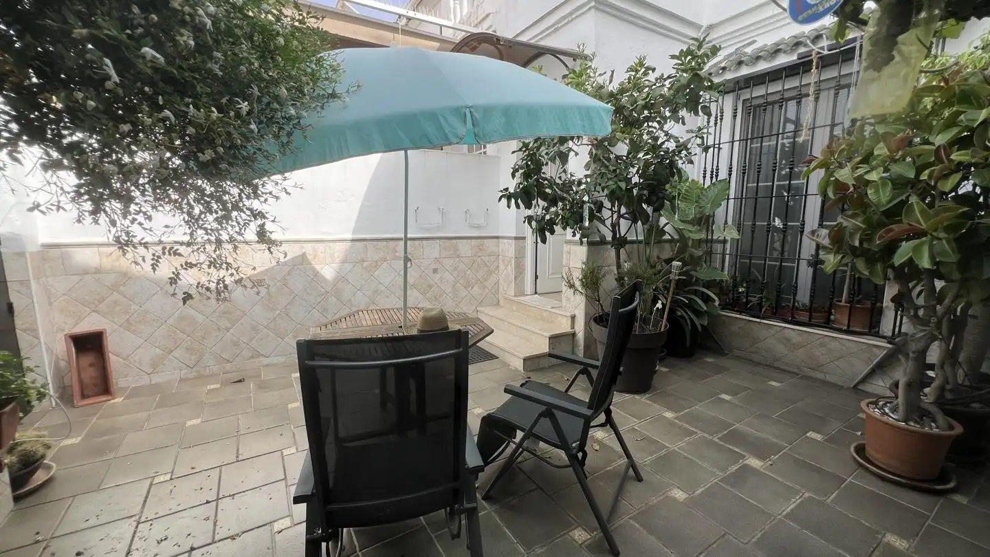 Terrassa de Casa o xalet en venda en Montequinto amb Jardí privat, Terrassa i Piscina comunitària