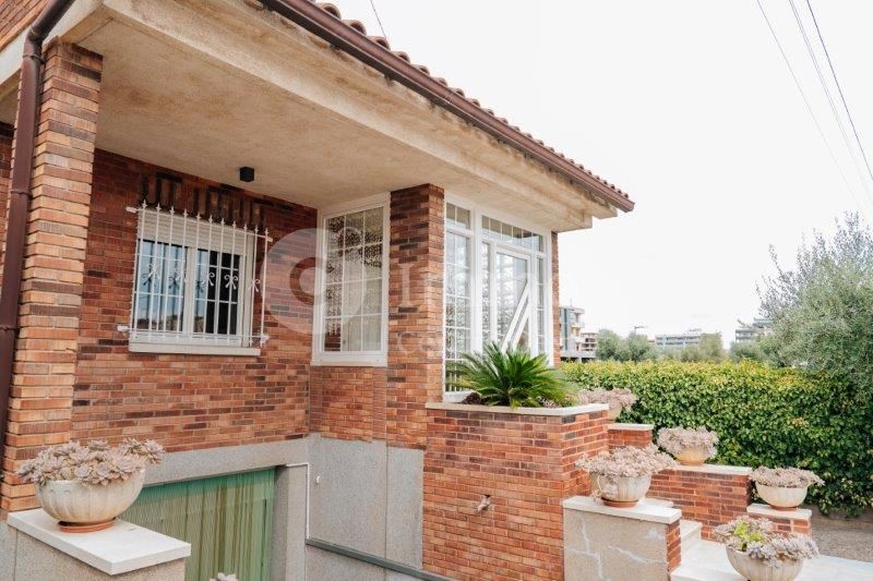 Vista exterior de Casa o xalet en venda en  Lleida Capital amb Aire condicionat, Calefacció i Jardí privat