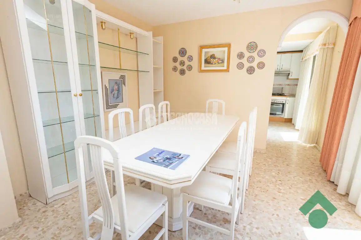 Comedor de Piso en venta en Algeciras con Amueblado y Piscina comunitaria