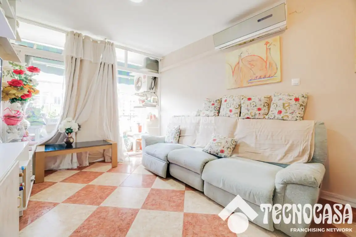 Wohnzimmer von Wohnung zum Verkauf in Badalona mit Klimaanlage und Balkon