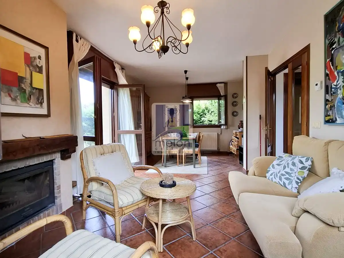 Sala de estar de Casa o chalet en venta en Quintanaortuño