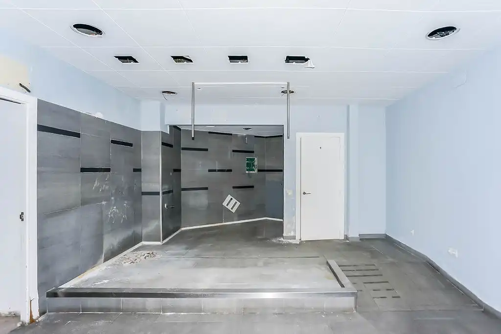Local commercial à vendre à Av de les Voltes, imagen 13