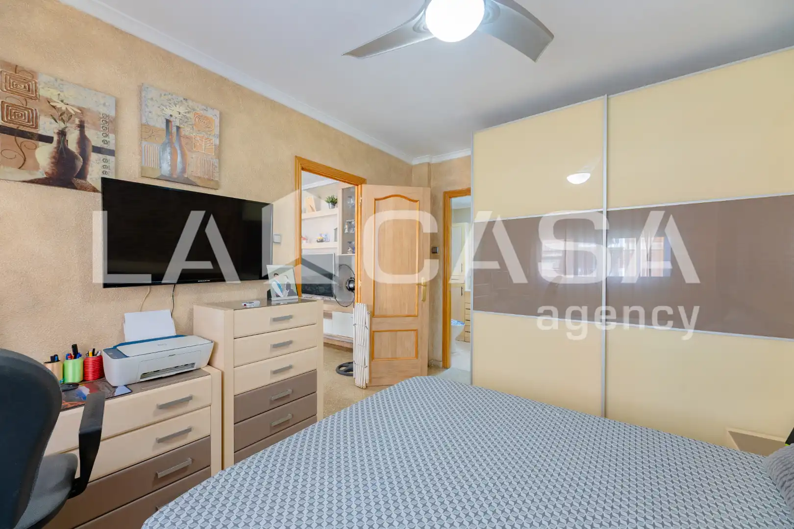 Flat for sale in Valencia  with Oven and Washing machine