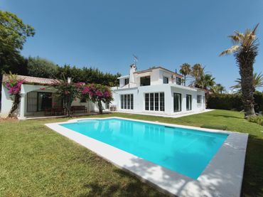 Casa con balcón en alquiler en JUBRIQUE-ROCIO D NAGUELES 41
