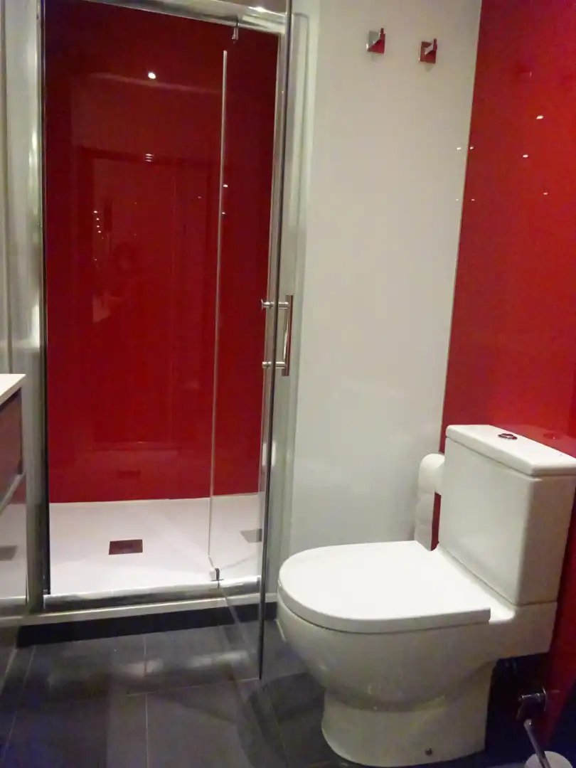 Bathroom of Flat for sale in Madrid  with Air Conditioner, Heating and Parquet flooring