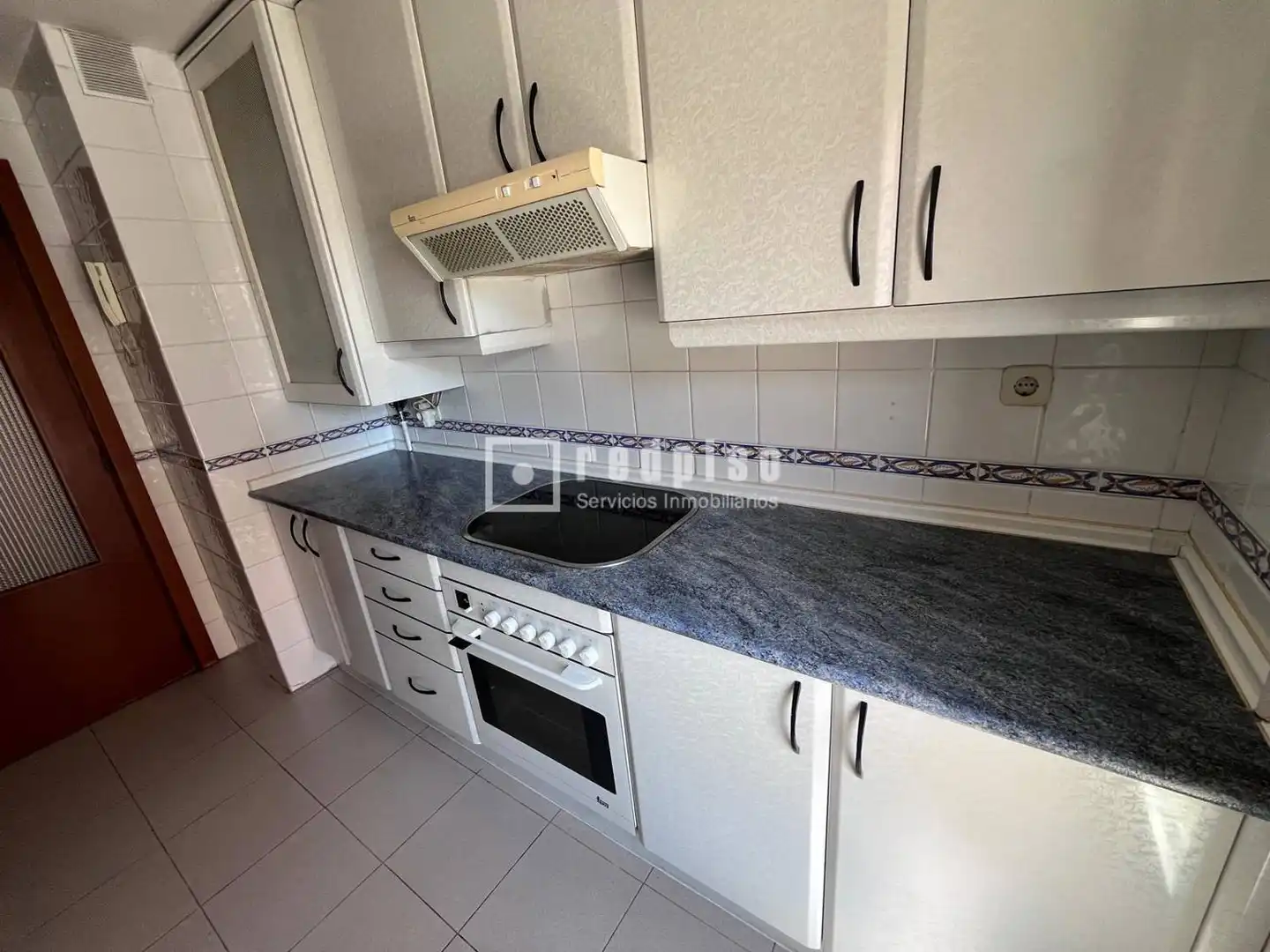 Cocina de Piso en venta en Madrid con Aire acondicionado, Calefacción y Jardín privado