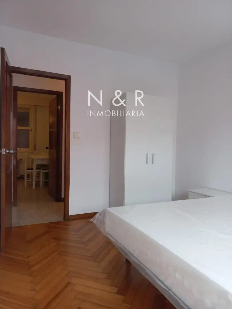 Habitación de Piso en venta en Santiago de Compostela  con Calefacción y Amueblado